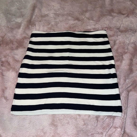 NWOT H&M Basic Striped Mini Skirt - Women’s size S - navy&white - Picture 5 of 9